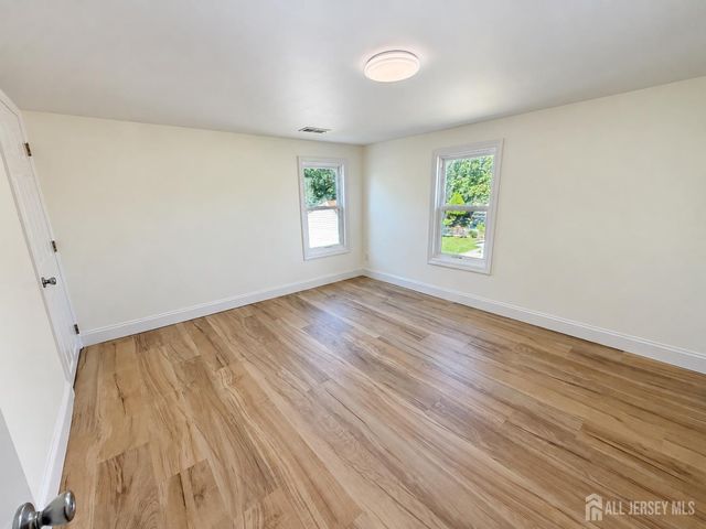 151 Macarthur ave Avenue, Sayreville, NJ 08879