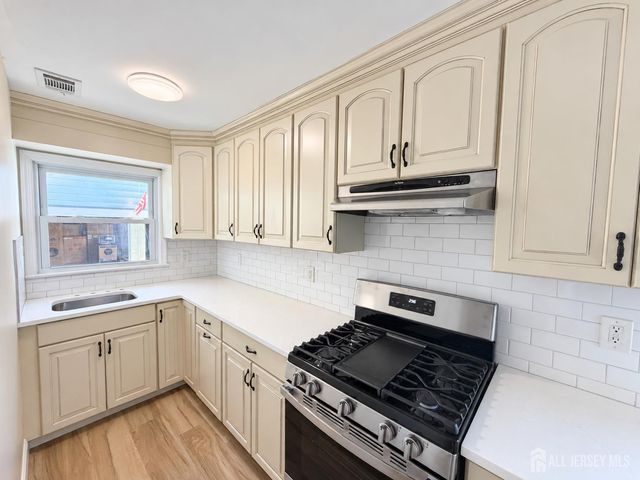 151 Macarthur ave Avenue, Sayreville, NJ 08879