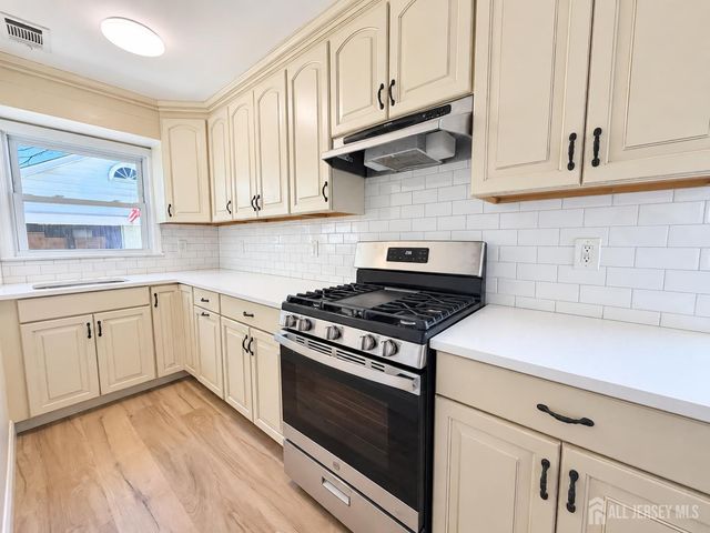 151 Macarthur ave Avenue, Sayreville, NJ 08879