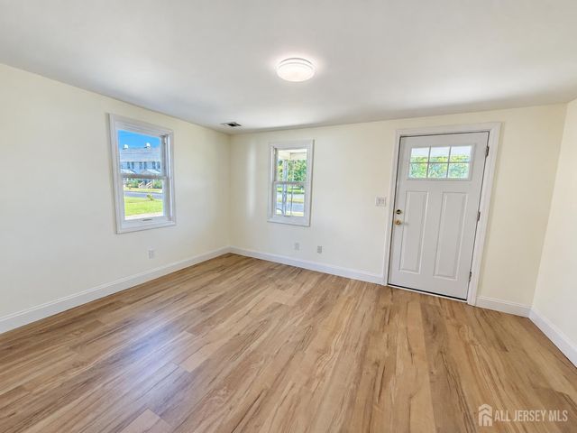 151 Macarthur ave Avenue, Sayreville, NJ 08879