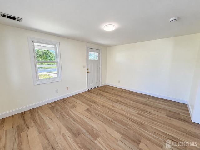 151 Macarthur ave Avenue, Sayreville, NJ 08879