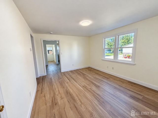 151 Macarthur ave Avenue, Sayreville, NJ 08879