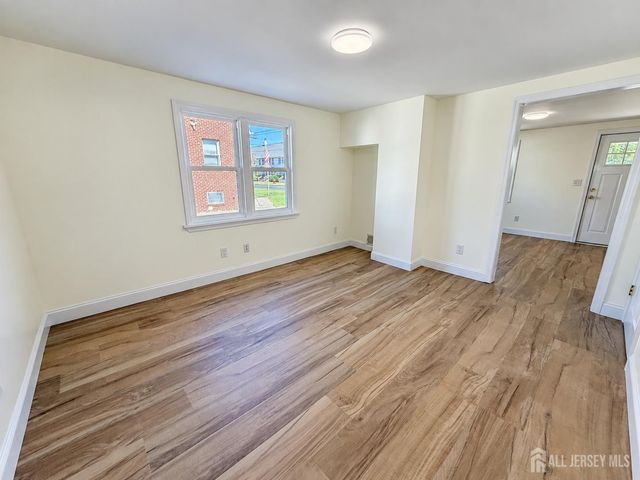 151 Macarthur ave Avenue, Sayreville, NJ 08879