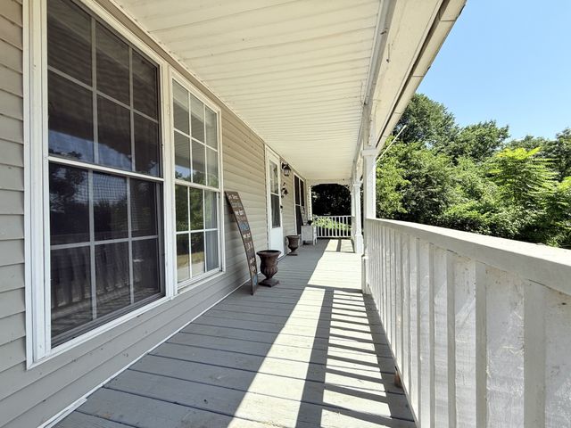 2844 Jarman Hollow Rd, Palmyra, TN 37142