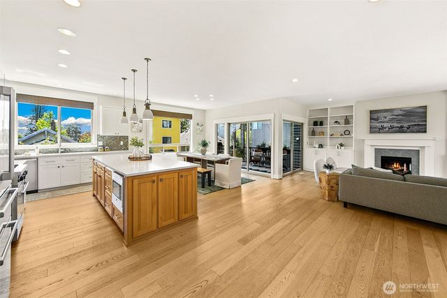 2817 NW 66th Street, Seattle, WA 98117