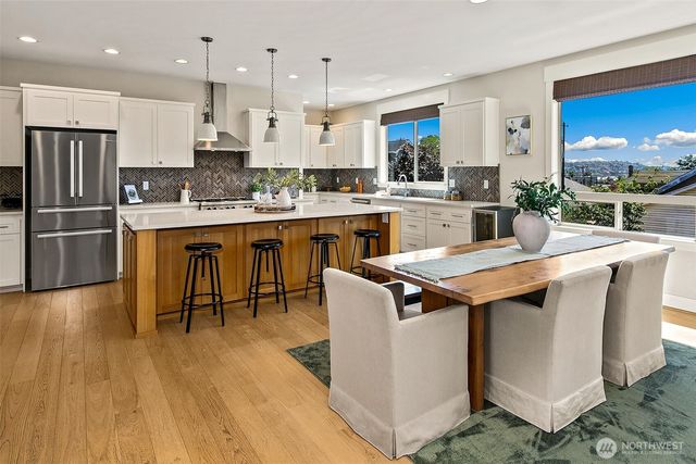 2817 NW 66th Street, Seattle, WA 98117