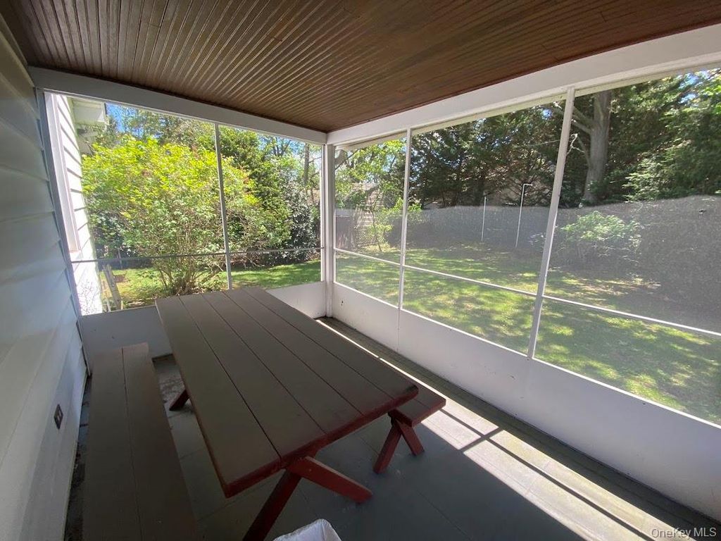 39 Munson Place, East Rockaway, NY 11518 — photo 3