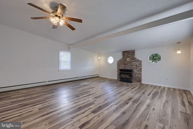 754 W ROUTE 897, Reinholds, PA 17569