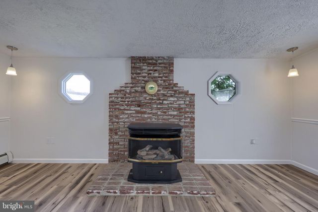 754 W ROUTE 897, Reinholds, PA 17569