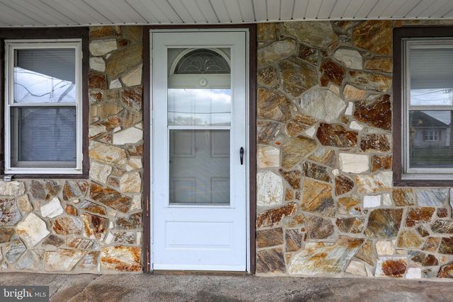 754 W ROUTE 897, Reinholds, PA 17569