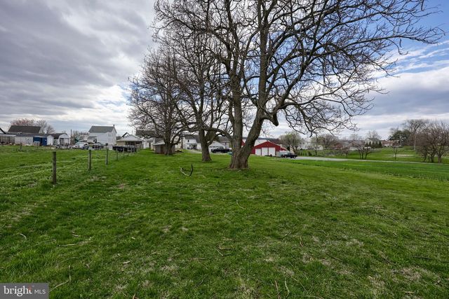 754 W ROUTE 897, Reinholds, PA 17569