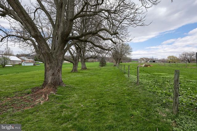 754 W ROUTE 897, Reinholds, PA 17569
