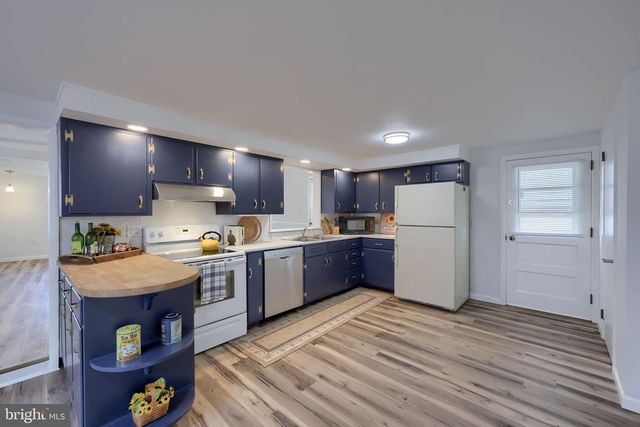 754 W ROUTE 897, Reinholds, PA 17569