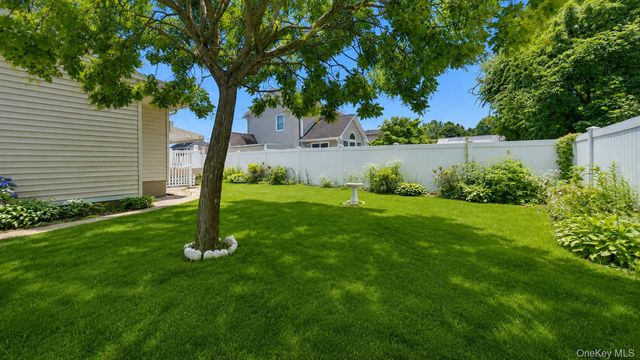 262 N Cedar Street, North Massapequa, NY 11758