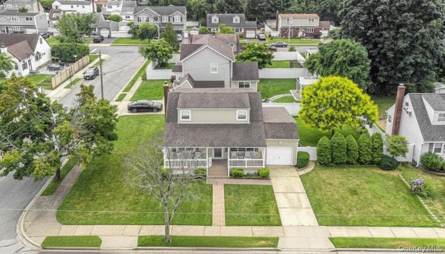 262 N Cedar Street, North Massapequa, NY 11758