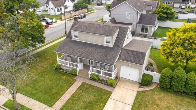 262 N Cedar Street, North Massapequa, NY 11758