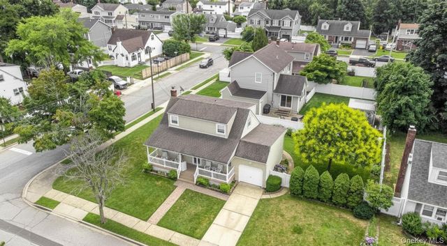 262 N Cedar Street, North Massapequa, NY 11758