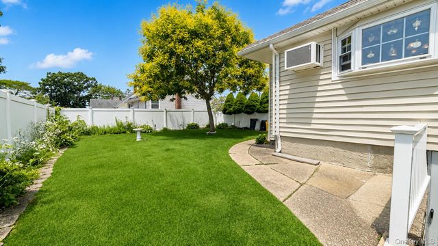 262 N Cedar Street, North Massapequa, NY 11758