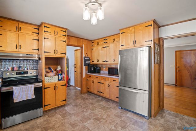 502 NW Pine Street, Hartselle, AL 35640