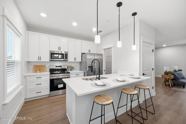 1304 1ST Avenue N, Jacksonville Beach, FL 32250