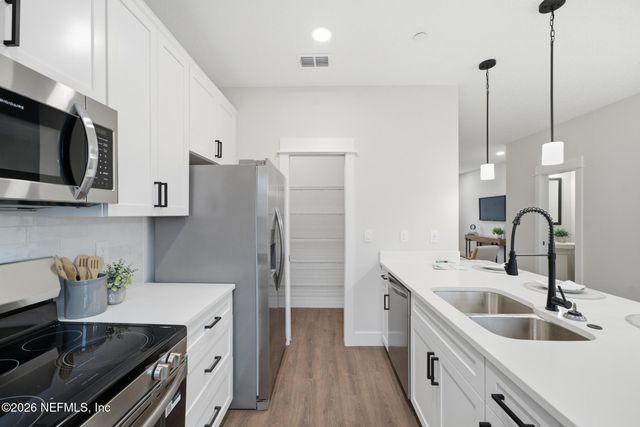 1304 1ST Avenue N, Jacksonville Beach, FL 32250