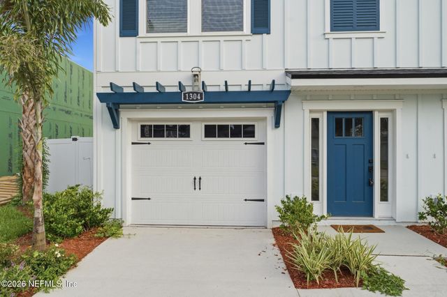 1304 1ST Avenue N, Jacksonville Beach, FL 32250