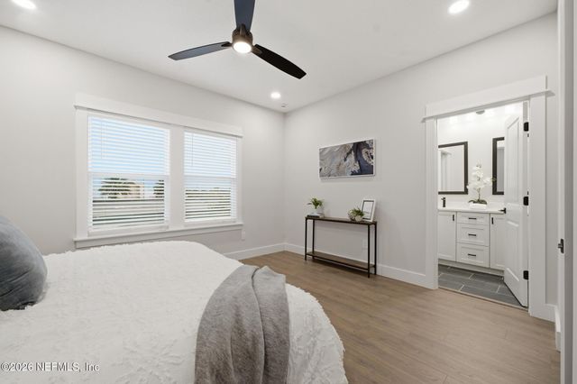 1304 1ST Avenue N, Jacksonville Beach, FL 32250