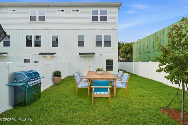 1304 1ST Avenue N, Jacksonville Beach, FL 32250