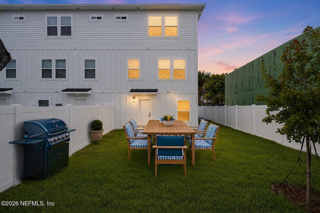 1304 1ST Avenue N, Jacksonville Beach, FL 32250