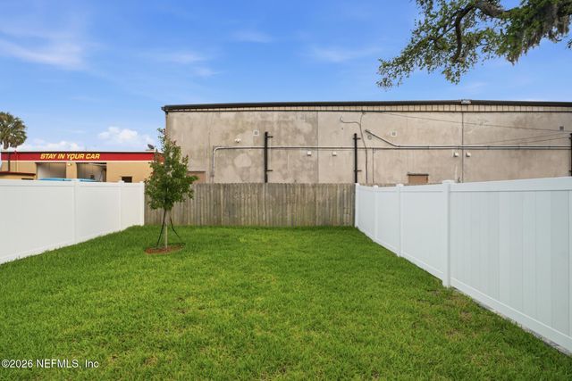 1304 1ST Avenue N, Jacksonville Beach, FL 32250