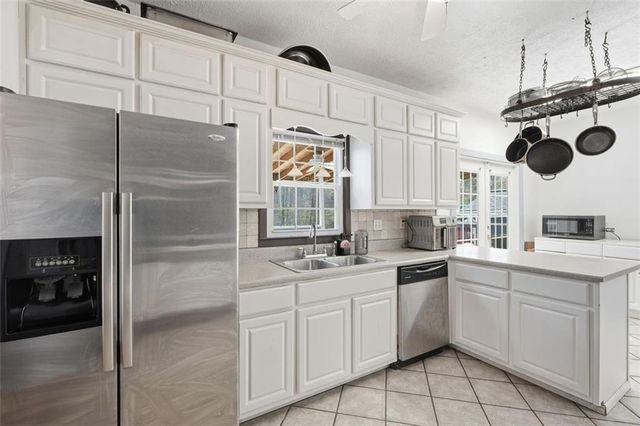 130 THORNTON Drive, Fayetteville, GA 30214