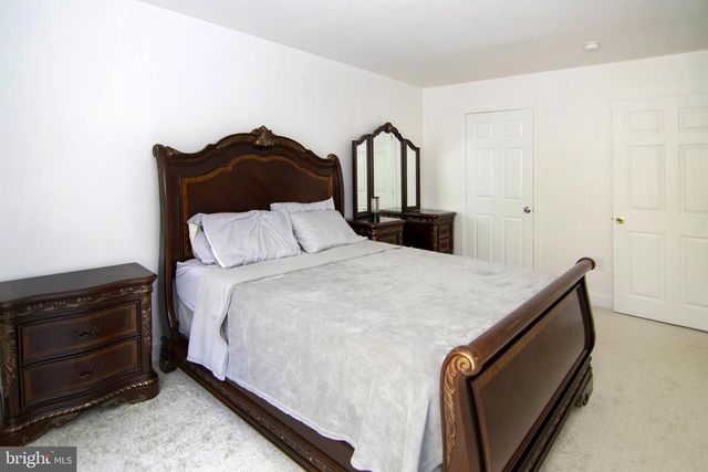 27 E 3RD AVE, Runnemede, NJ 08078