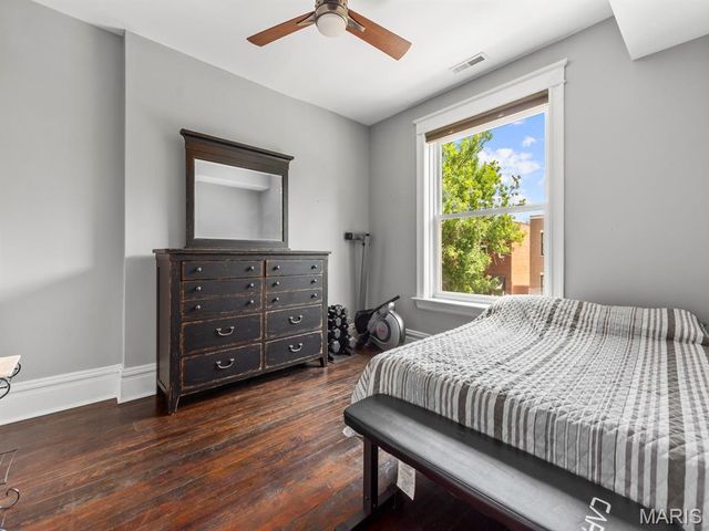 4233 Botanical Avenue, St Louis, MO 63110