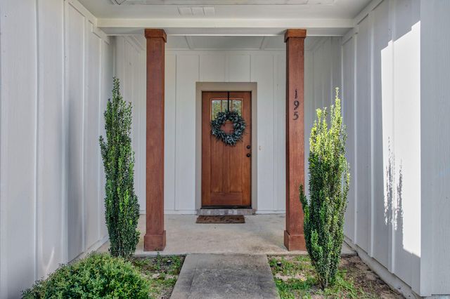 195 Wheat Drive, Crestview, FL 32536