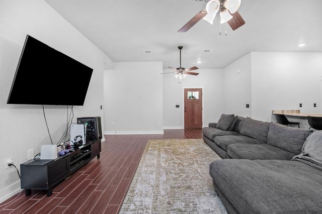 195 Wheat Drive, Crestview, FL 32536