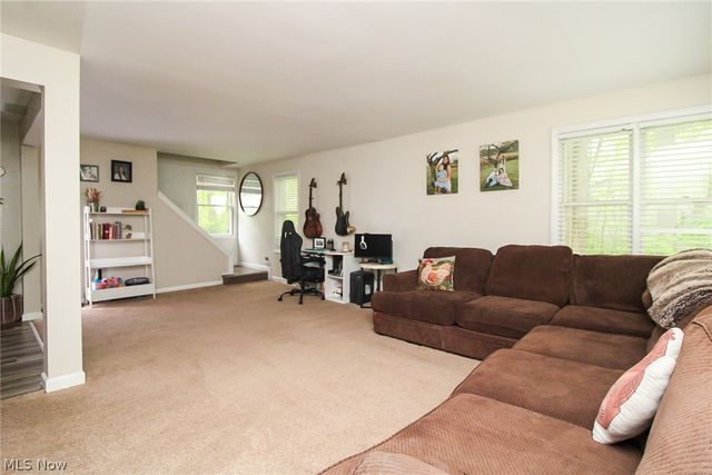 8248 Dawson Drive SE, Warren, OH 44484