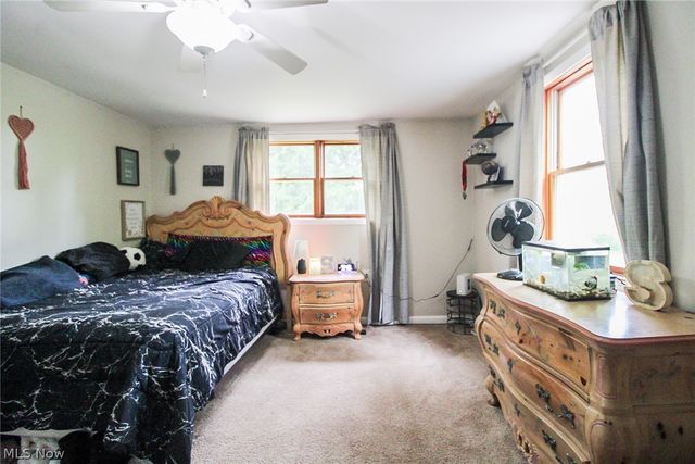 8248 Dawson Drive SE, Warren, OH 44484