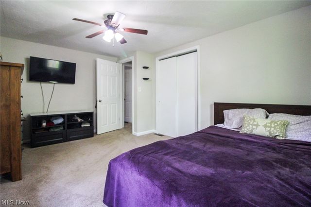 8248 Dawson Drive SE, Warren, OH 44484