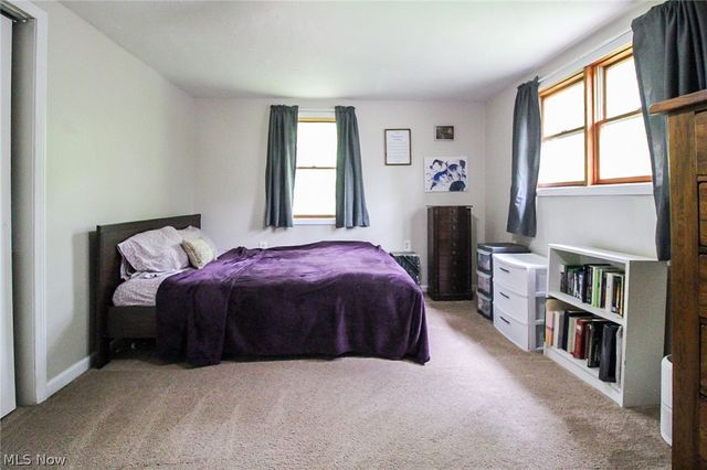 8248 Dawson Drive SE, Warren, OH 44484