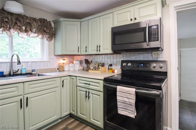 8248 Dawson Drive SE, Warren, OH 44484