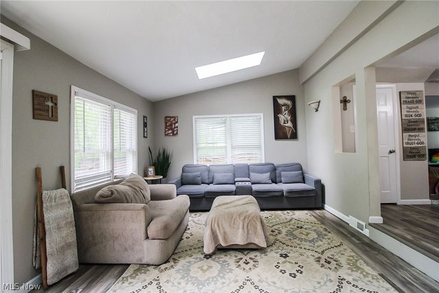 8248 Dawson Drive SE, Warren, OH 44484