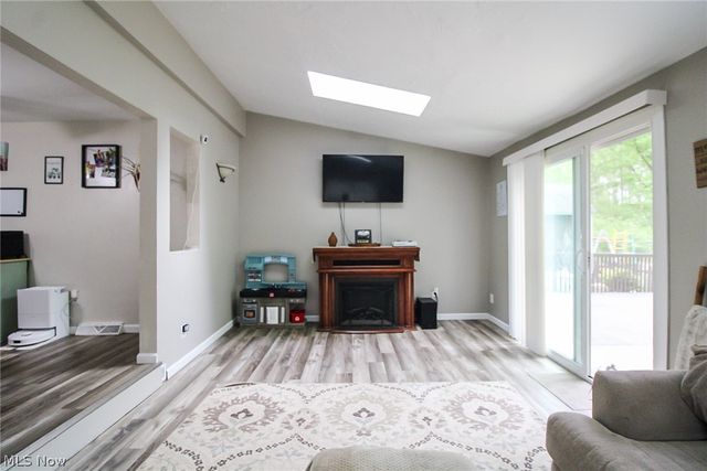 8248 Dawson Drive SE, Warren, OH 44484