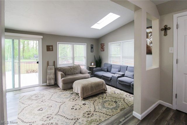 8248 Dawson Drive SE, Warren, OH 44484
