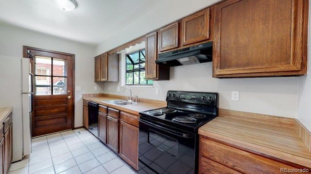 5745 W 2nd Avenue, Lakewood, CO 80226