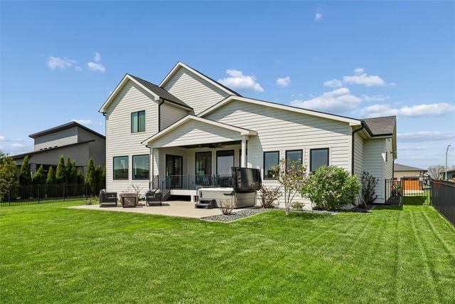 17636 Aurora Drive, Clive, IA 50325