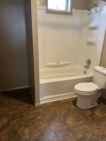 633 E 11TH Street, Erie, PA 16503