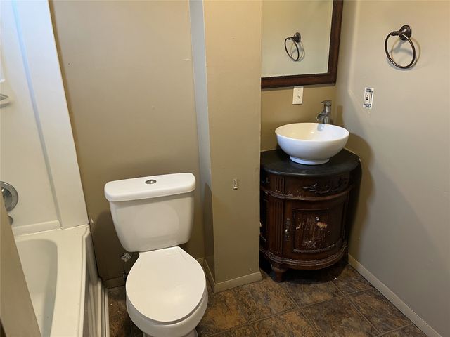 633 E 11TH Street, Erie, PA 16503