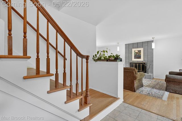 7456 Glengrove Drive, Bloomfield Charter Township, MI 48301