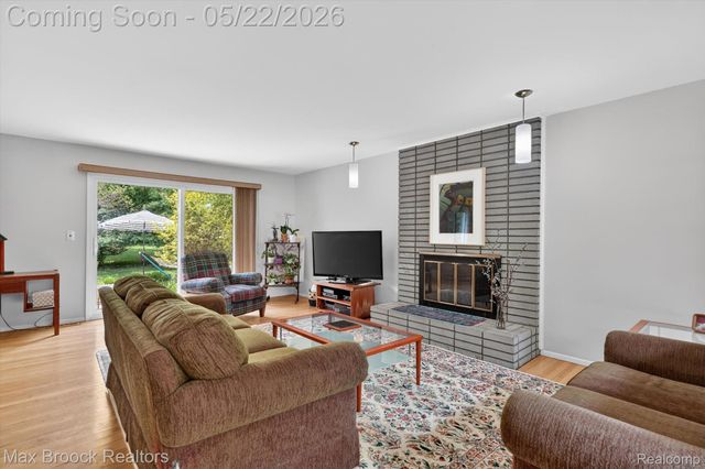 7456 Glengrove Drive, Bloomfield Charter Township, MI 48301