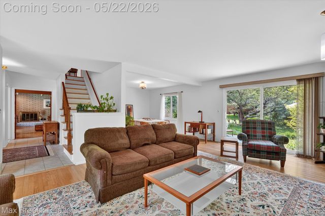 7456 Glengrove Drive, Bloomfield Charter Township, MI 48301